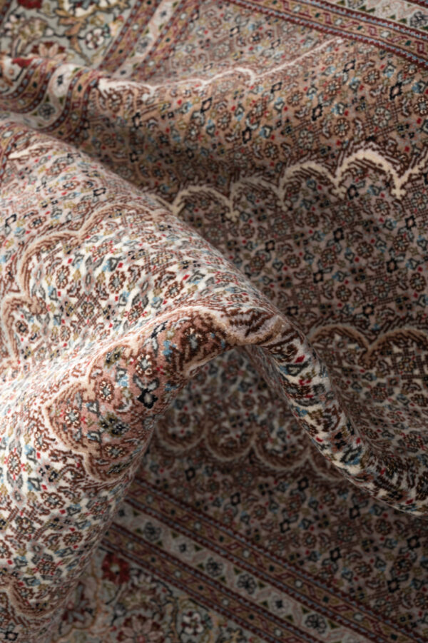 Tabriz 210cm x 156cm / 6'11'' x 5'1'' - Image 2